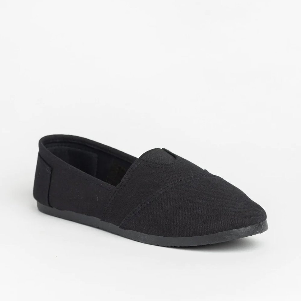 3/$10  Delic8 Kids Classic Canvas Slip on Ballet Flats - Black - Size 11